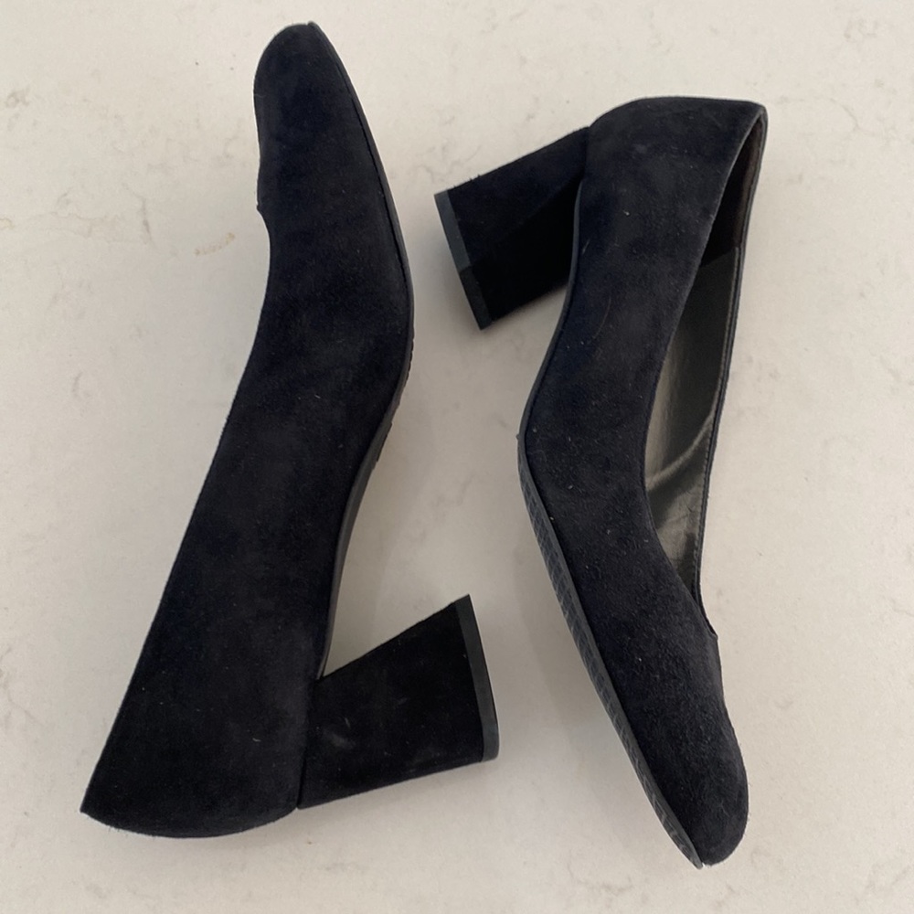 Stuart Weitzman Mary Mid Suede Pumps